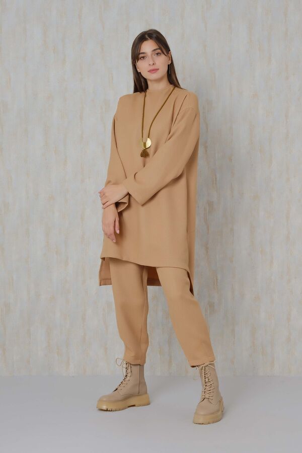 Textured Basic Outfit Camel