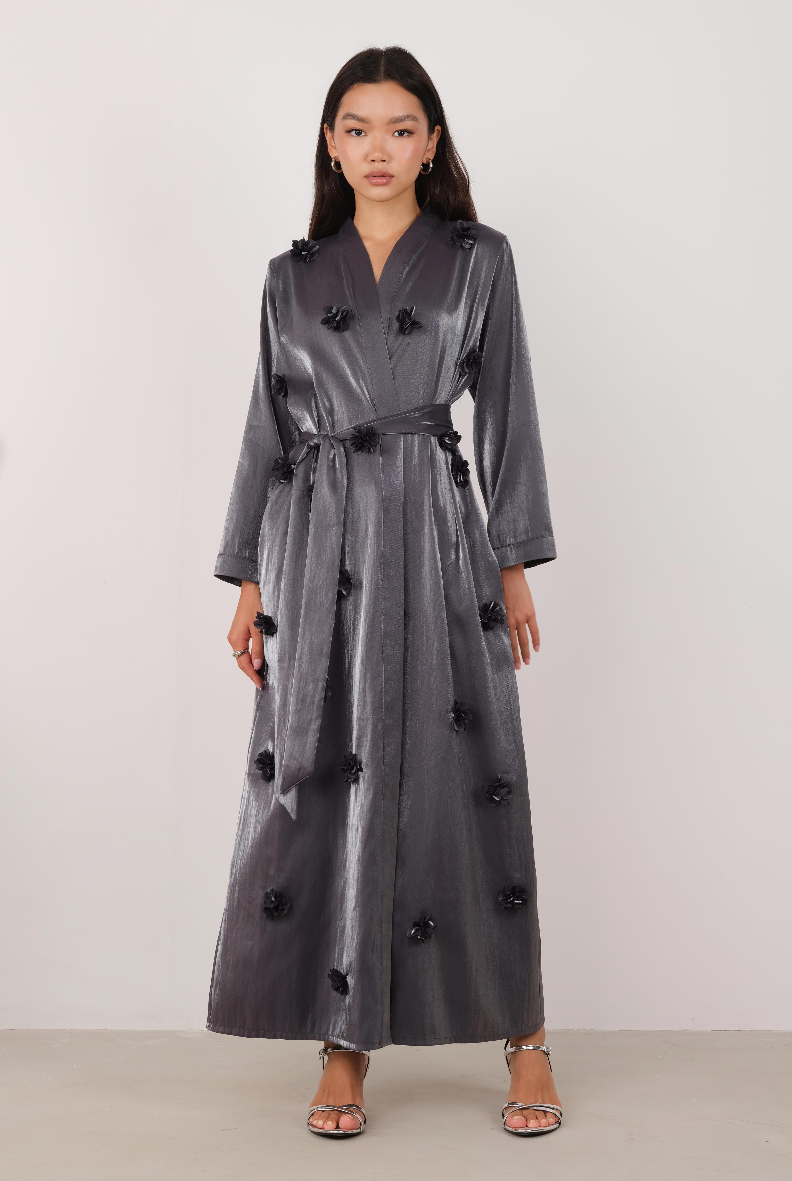 Çiçekli Aplikeli Abaya Siyah