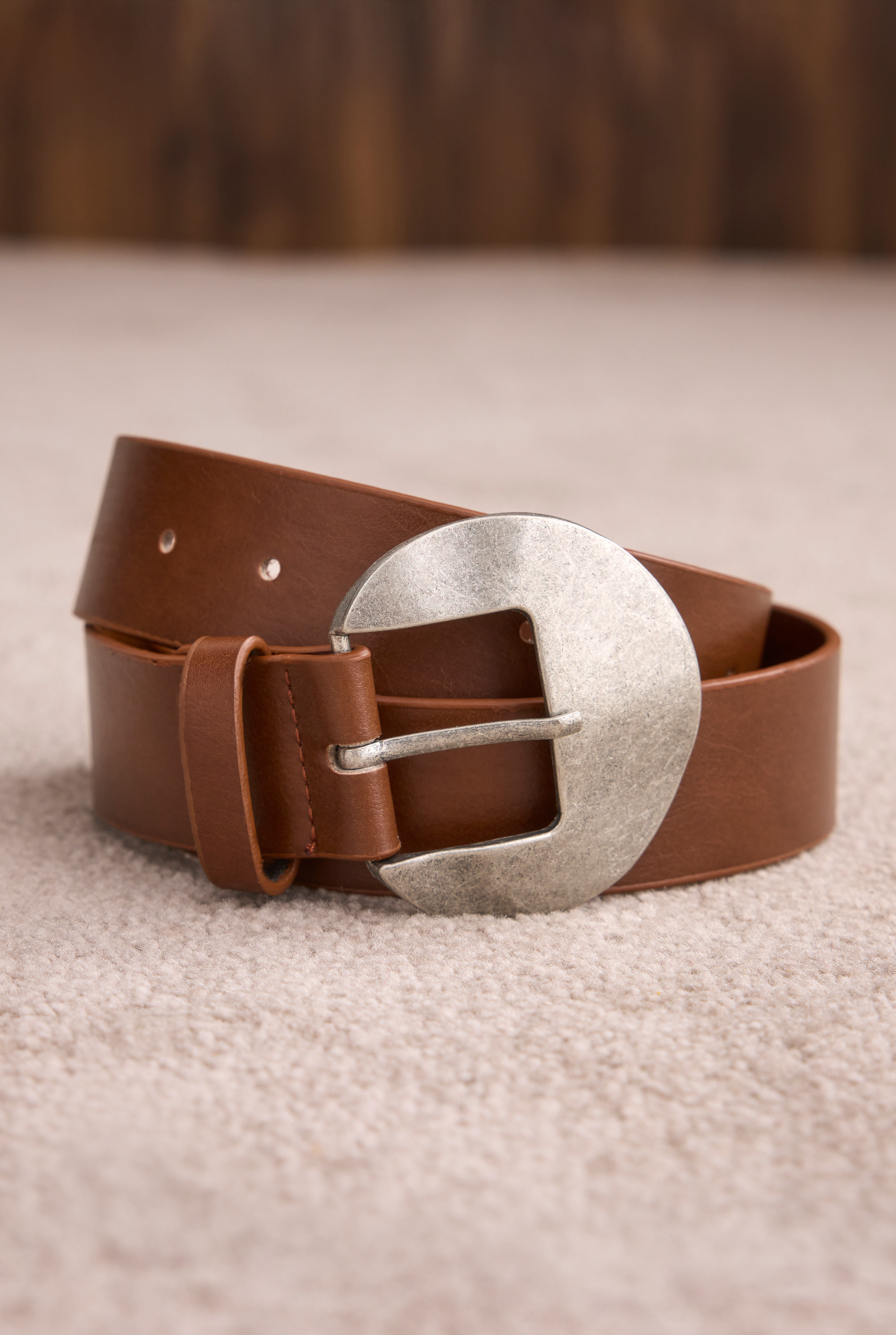 Oval Metal Tokalı Kemer Taba