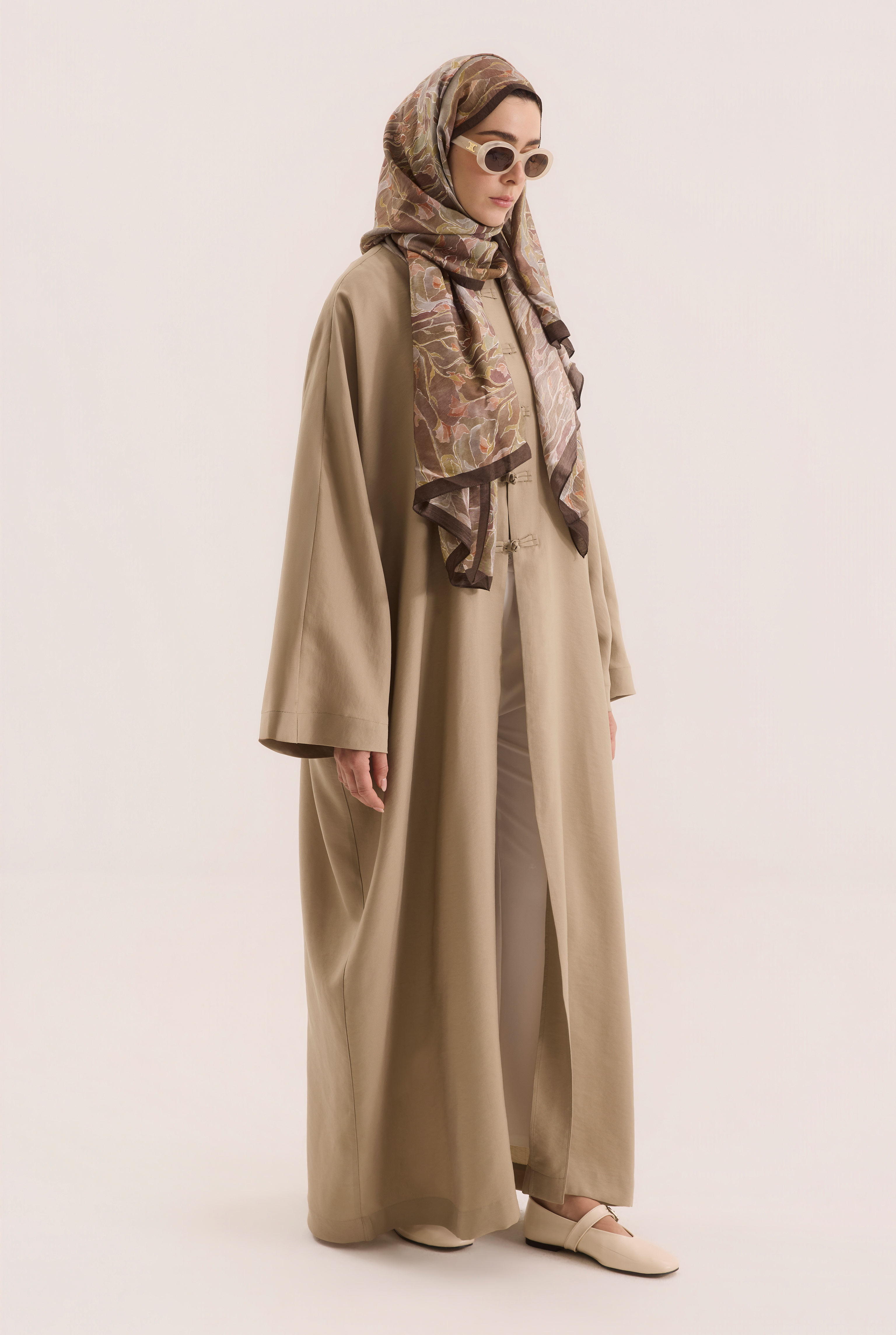 Çin Düğmeli Abaya Vizon