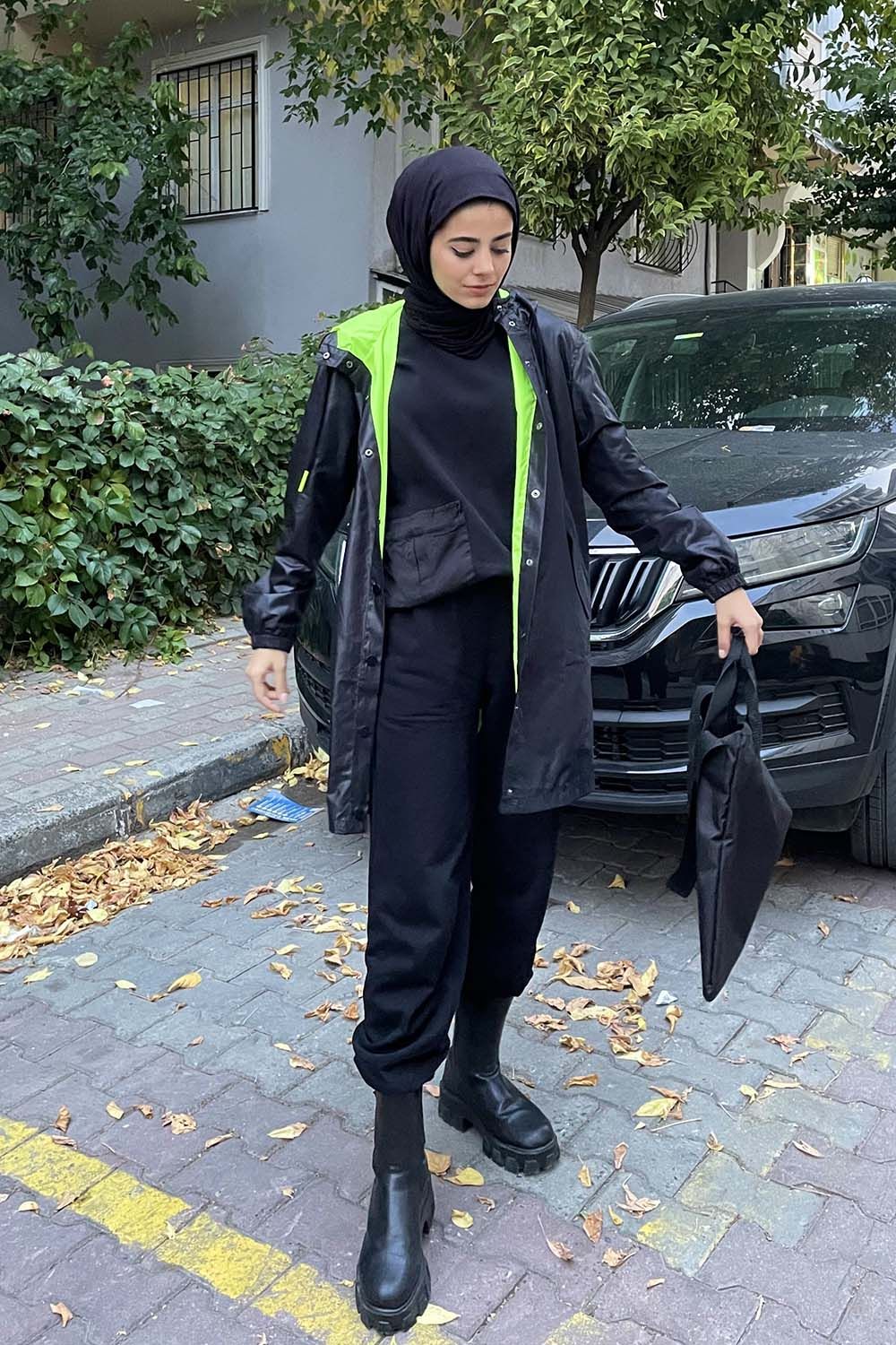 Neon Astarlı Yağmurluk Siyah